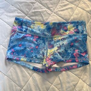 FLEO workout shorts
